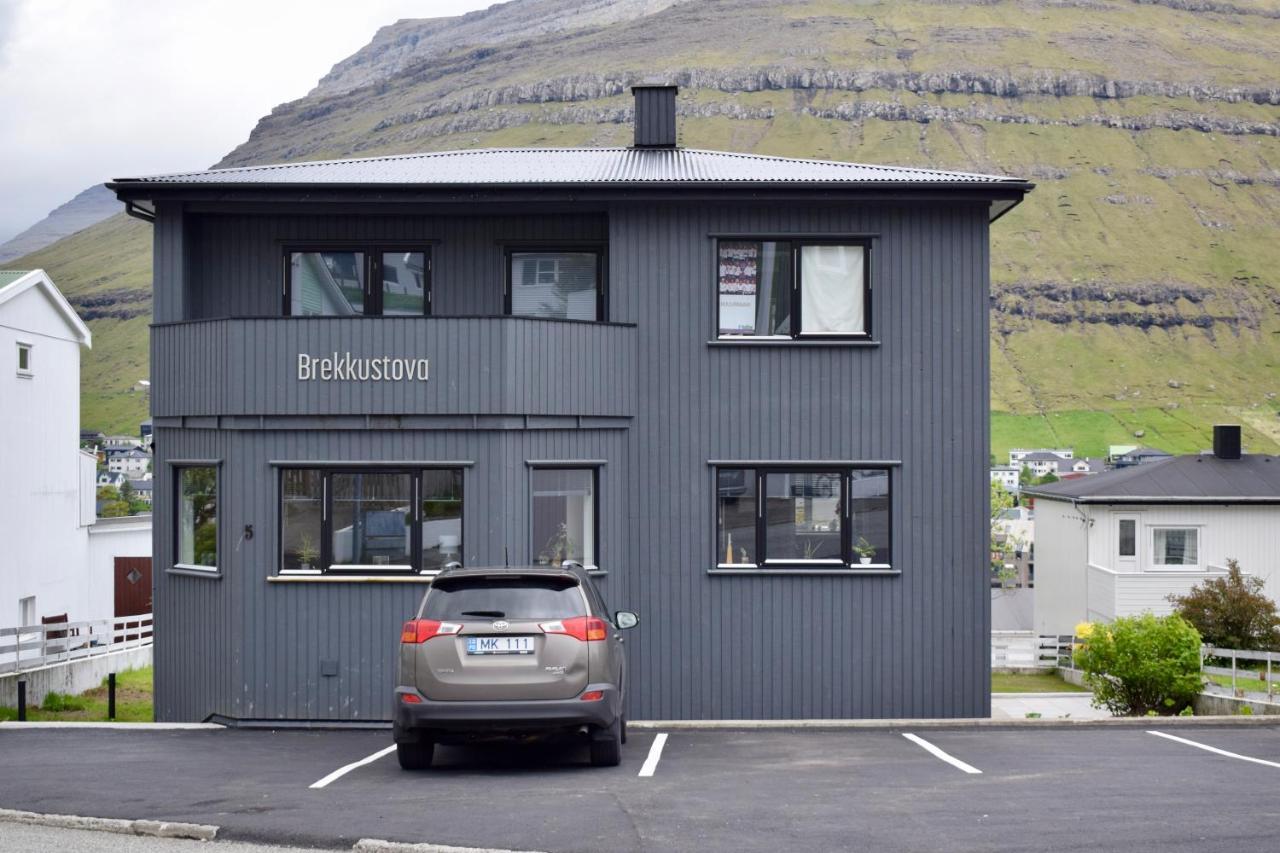 The Sybilla Apartment - Cosy And Modern Basement Apartment Klaksvík Exteriör bild